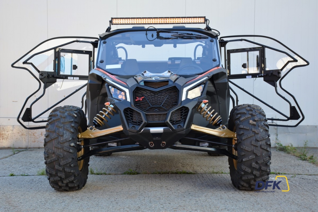 CAN-AM-MAVERICK-X3-CAB-KIT-CABIN-CABINEDSC_1055010171.1024xw Лобовое стекло DFK для Can-am Maverick x3 — изображение 1